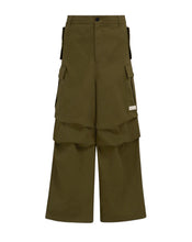 Load image into Gallery viewer, Gaberdine Cargo Pants in Green