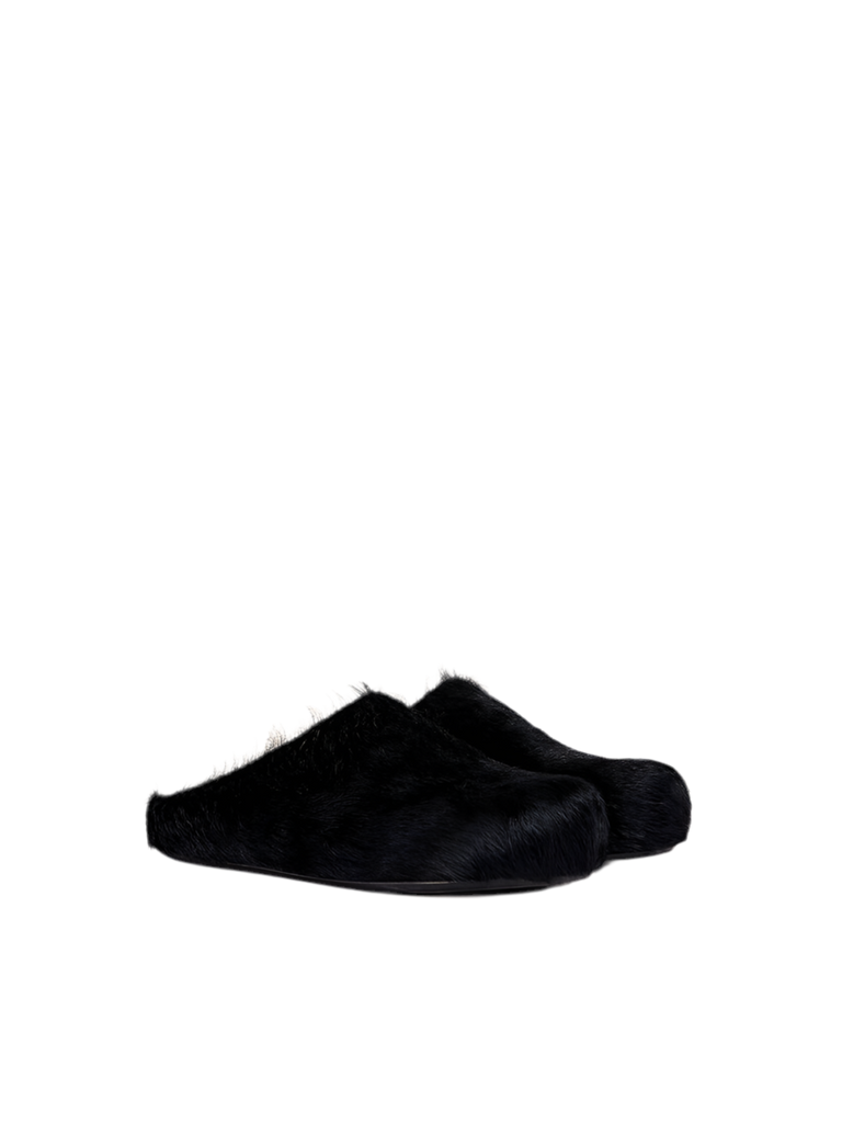 Fussbett Sabot Clog in Black Long Haircalfskin