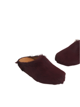 Load image into Gallery viewer, Fussbett Sabot Clog in Red Long Haircalfskin