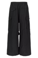 Load image into Gallery viewer, Water-Repellent Taffeta Wide-Leg Cargo Pants in Black